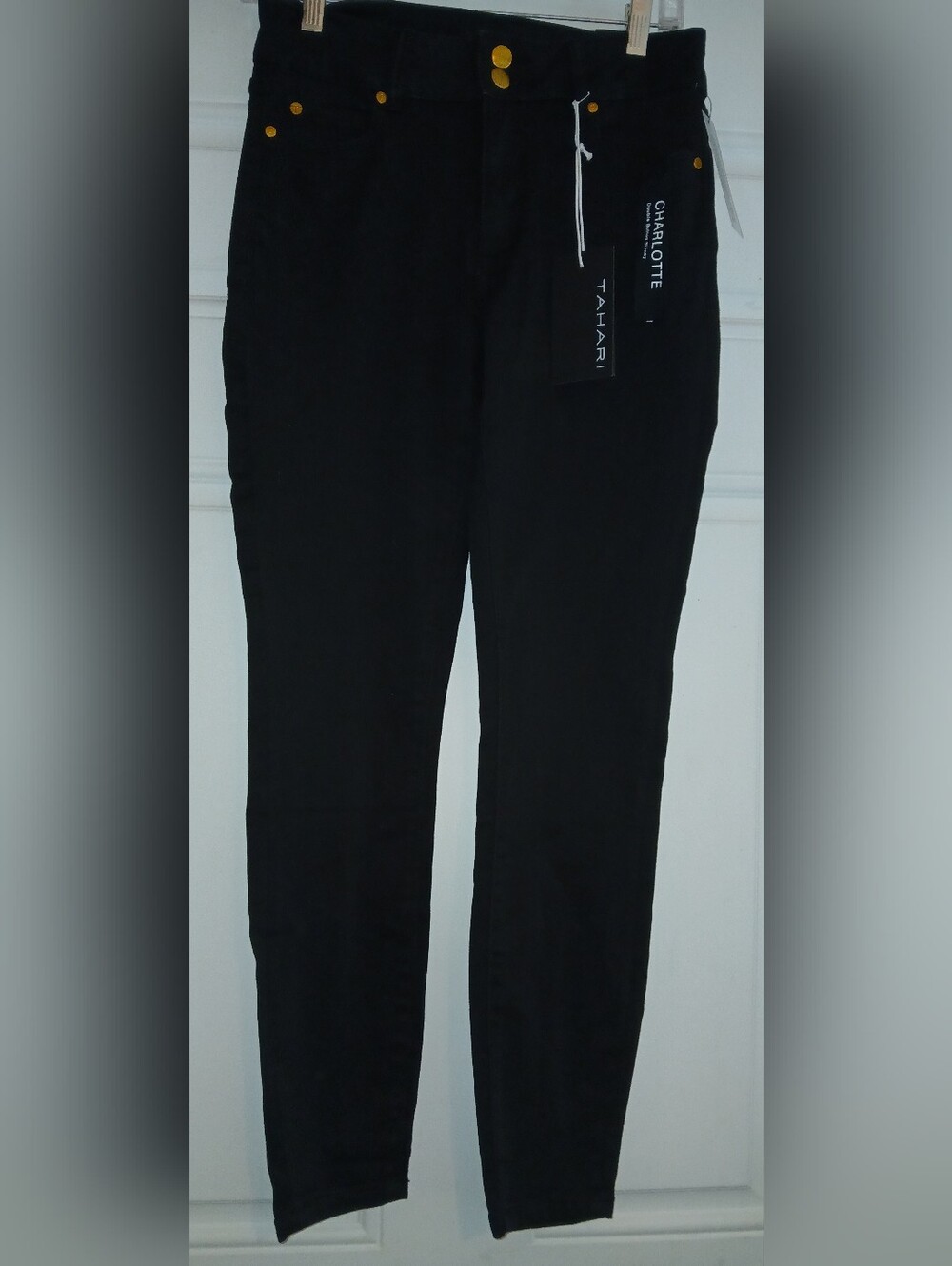 $88 New With Tags Tahari Charlotte Double Button Skinny Jeans Size 4 Black